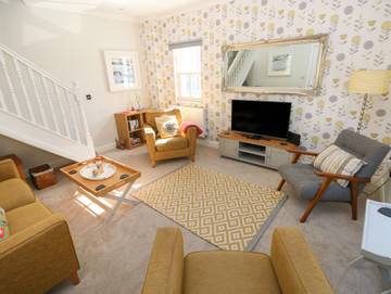 Glamping for 5 People in Penally, Pembrokeshire, Photo 2