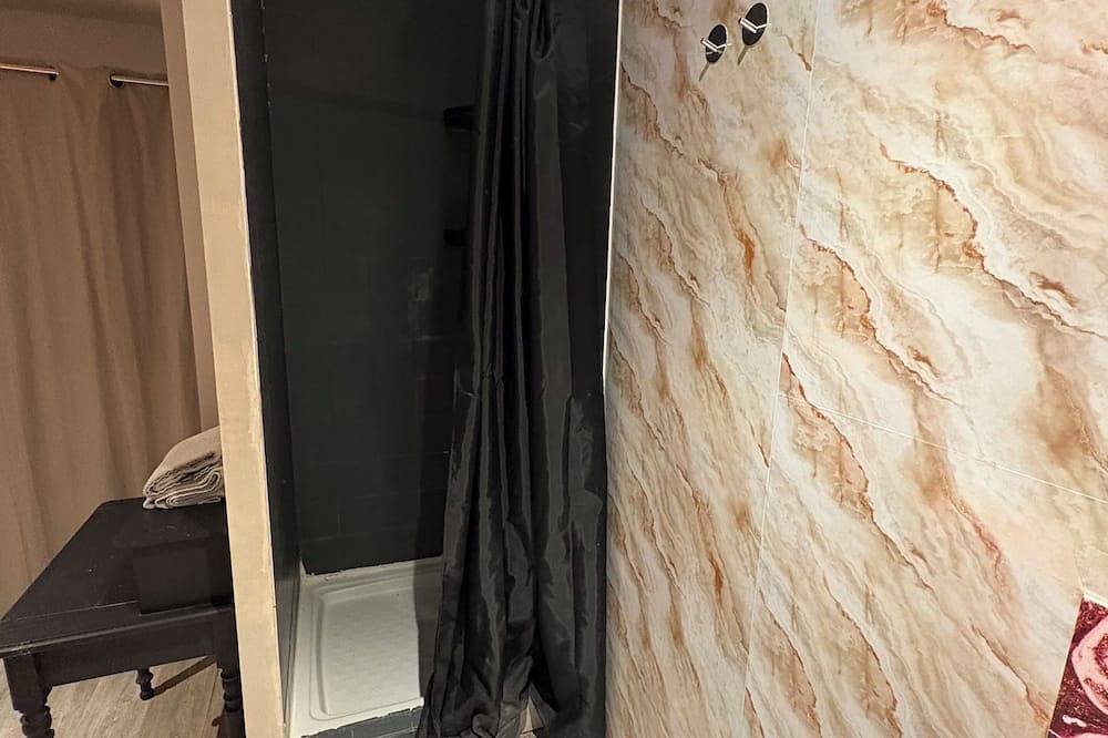 House with garden and pool in Châteaurenard, Arles region