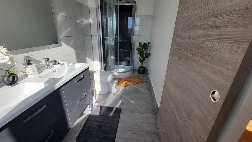 Maison d’hôte pour 2 personnes, avec terrasse ainsi que vue et jardin, animaux acceptés à Crouseilles - 2