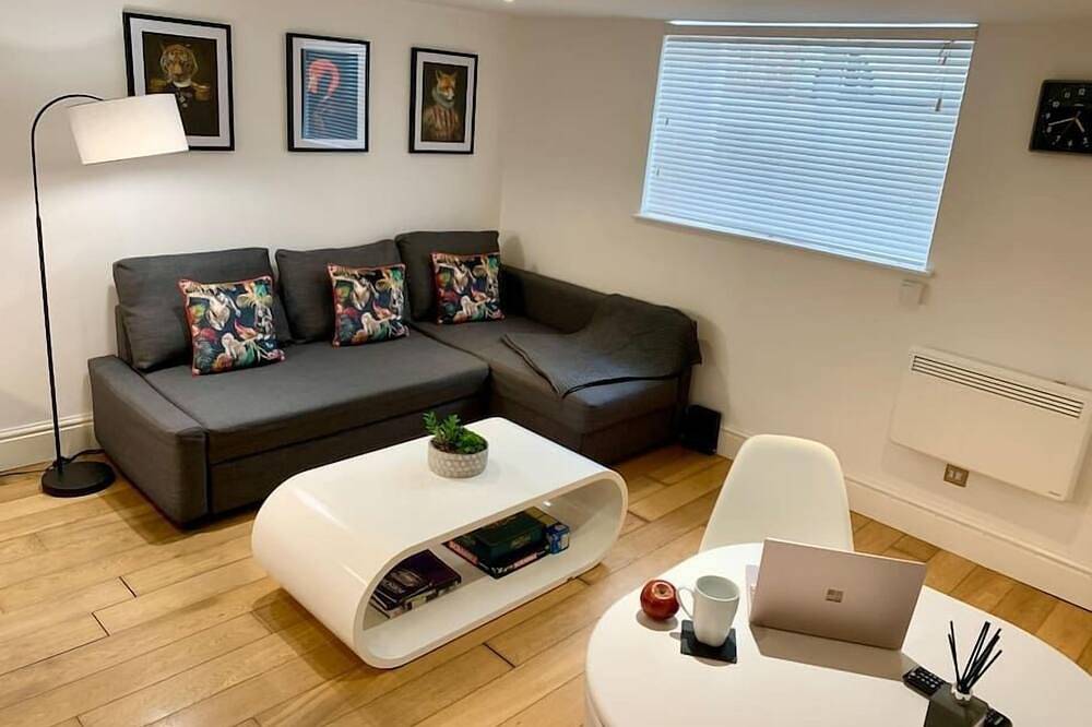 Apartment for 4 People in Reading, North Wessex Downs