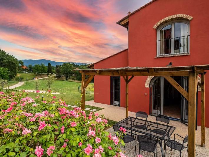 Villa per 4 persone, con piscina e giardino a Reggello