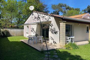 Location de vacances pour 5 personnes, avec jardin et terrasse dans Plage de la Cèpe