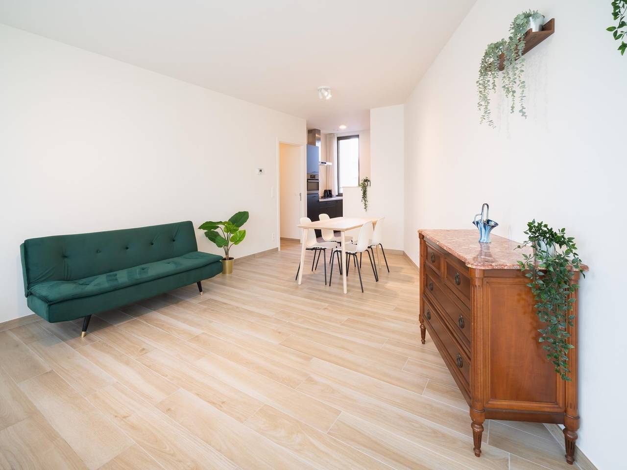 Ganze Wohnung, Ästhetisches Apartment für 12 Gäste mit Balkon in Antwerpen, Antwerpen und Umgebung