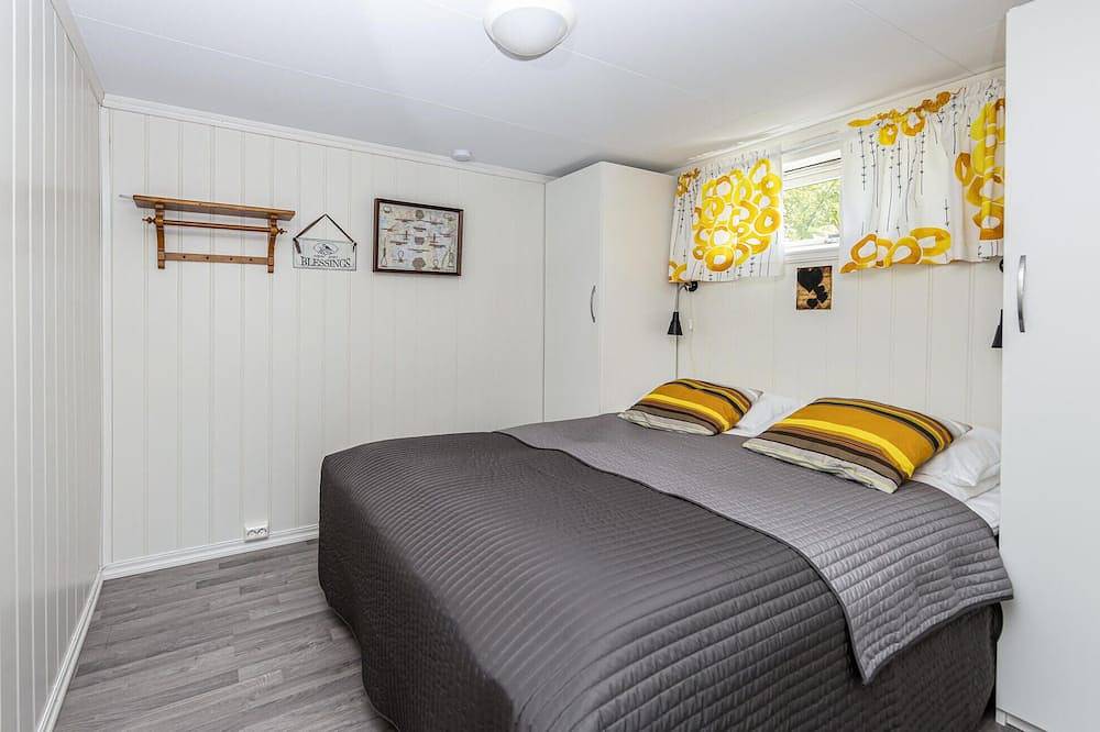 2 bedroom awesome home in Isfjorden in Rauma (Norway), Northern Fjord Norway