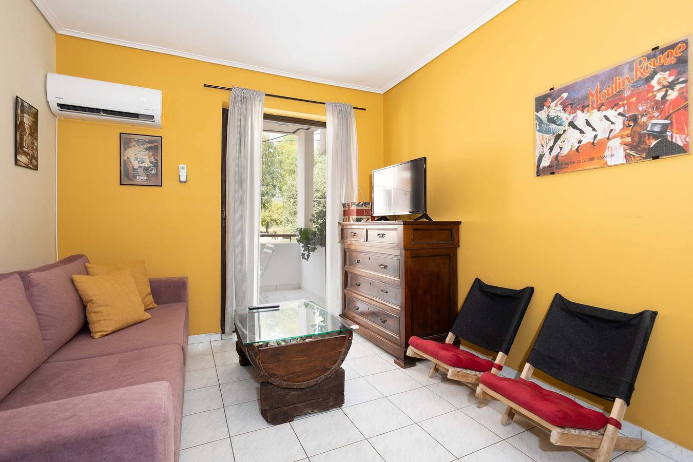 Ganze Wohnung, Ferienwohnung für 4 Personen mit Balkon/Terrasse in Kalamata, Messenien