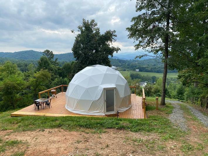 Camping für 5 Personen, mit Ausblick und Terrasse, mit Haustier in North Carolina