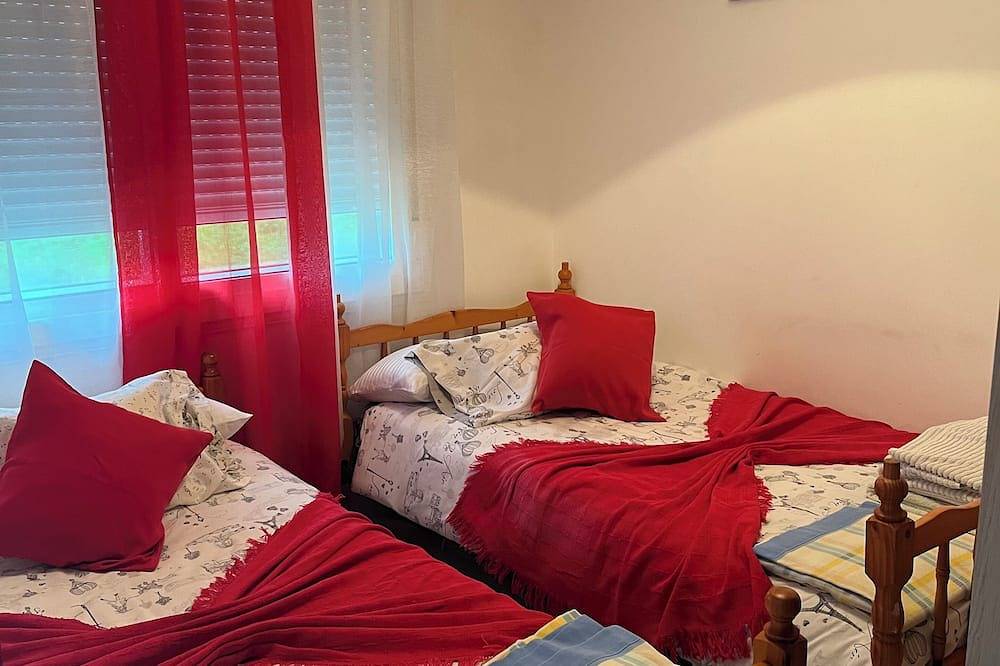 Entire apartment, Apartamento en Finisterre Playa in Sardiñeiro, Fisterra