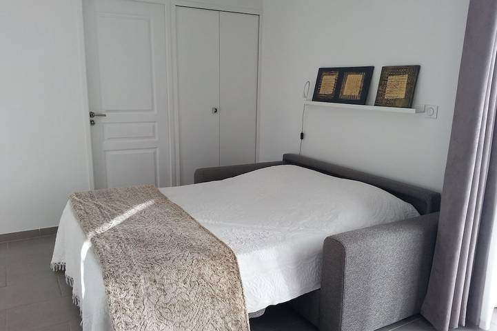 Appartement entier, Studio avec Piscine & Jardin  \"Votre Havre de Paix en Provence\" in Auriol, Côte méditerranéenne (France)