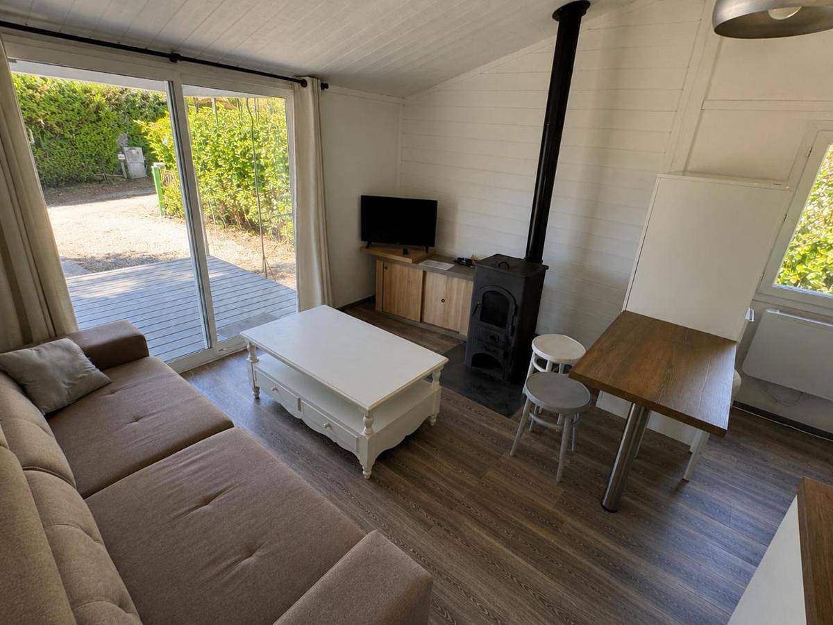 Chalet clair privilège du Parc de la Chesnaie in Andonville, Région de Pithiviers