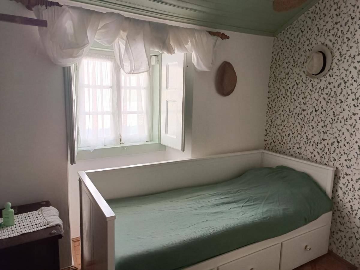 Chambre familiale chez "Casa Portuguesa", accès piscine-jardin-1h15 Lisboa in Chamusca e Pinheiro Grande, Rio Tejo
