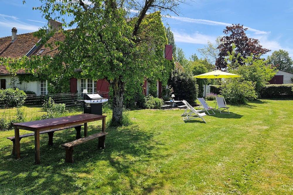 Bonito longère familiar de 7 dormitorios, capacidad para 14 personas, cerca de los castillos del Loira in Cour-Cheverny, Sologne