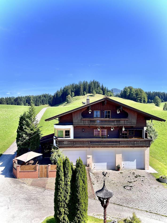 Ferienhaus für 10 Personen, mit Balkon und Terrasse sowie Garten in Niederndorferberg