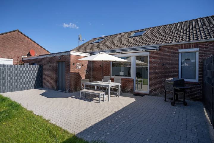 Ferienhaus für 4 Personen, mit Garten in Hage