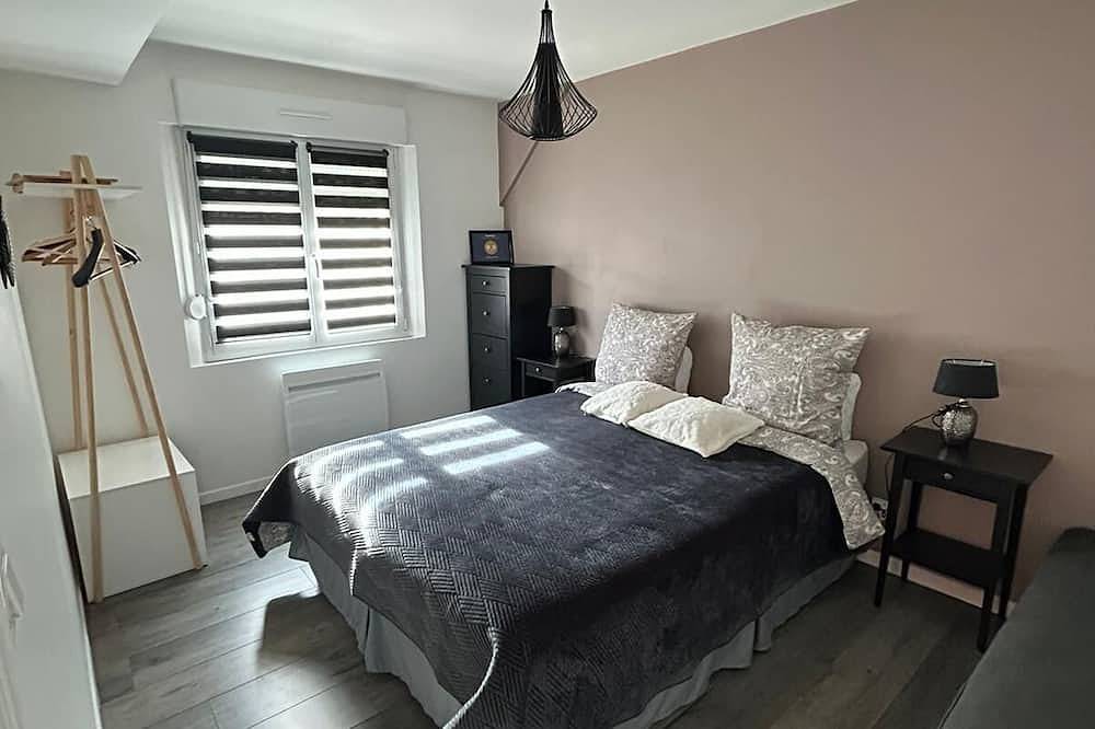 Apartamento entero, Epernevasion: a cozy, air-conditioned apartment right in the heart of downtown Epernay. in Épernay, Marne