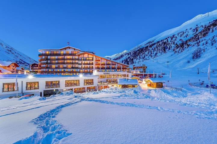 Hôtel pour 2 personnes, avec jacuzzi et sauna ainsi que piscine et jardin, adapté aux familles