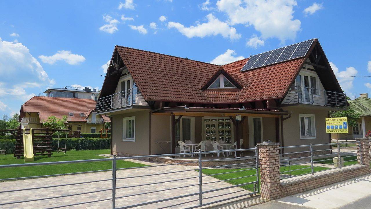 Ganze Ferienwohnung, Ferienwohnung für 4 Personen (40 m²) in Balatonlelle in Balatonlelle, Plattensee Südufer