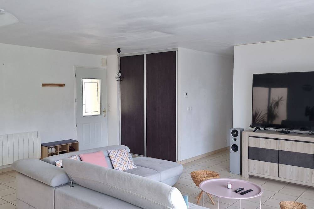 Dany proposes a flat-sharing with room and close to everything in Lannion, Región de Lannion