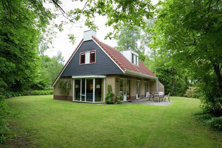 Vakantiehuis voor 10 personen, met Terras en Tuin in Lemele