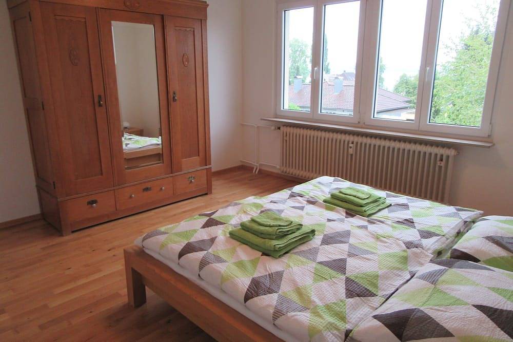 Ganze Wohnung, Schicke, helle, 3-Zimmer-Ferienwohnung - 150m zum See in Unteruhldingen, Uhldingen-Mühlhofen