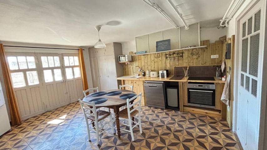 Hel lägenhet, Charming Apartment - Under the Linden Tree in Valréas, Enclave de Valreas