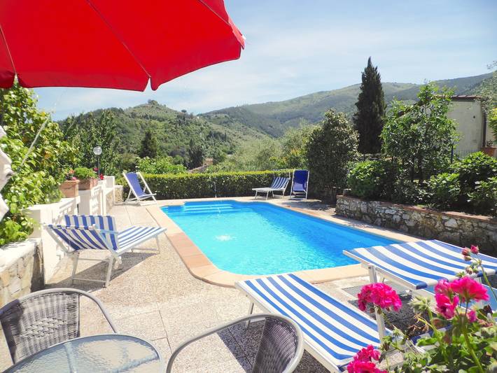 Casa vacanza per 9 persone, con giardino a Capannori