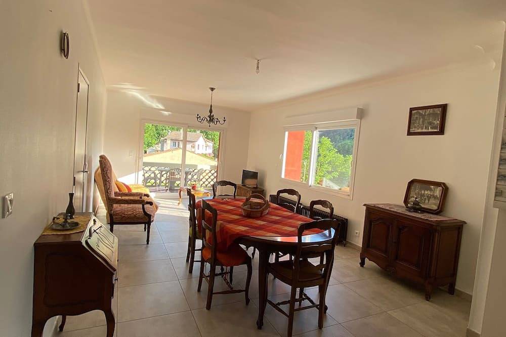 Entire apartment, Grand Appartement à 15 min du Village Idéal Pour une Famille in Saint-Jean-du-Gard, Cévennes