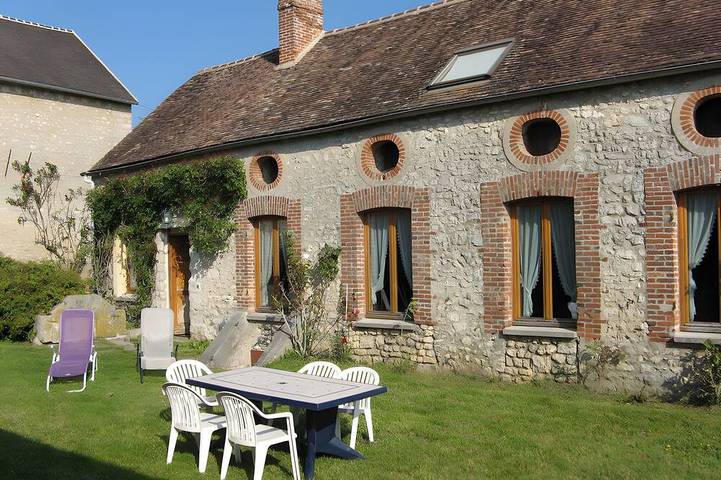 Location de vacances pour 5 personnes, avec jardin, animaux acceptés à Poligny (Seine-et-Marne)