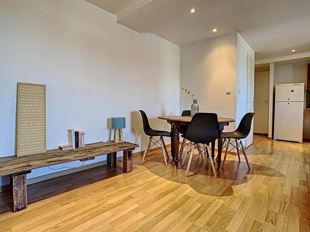 Appartement entier, Apartment in Bourgoin-Jallieu, Région de La Tour-du-Pin
