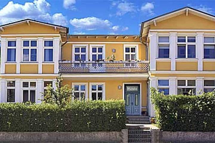 Ganze Wohnung, Ferien- und Tagungshaus Mutabor, im Ort, ruhig, nah an Strand, Geschäften, Lokal in Drei Kaiserbäder, Heringsdorf