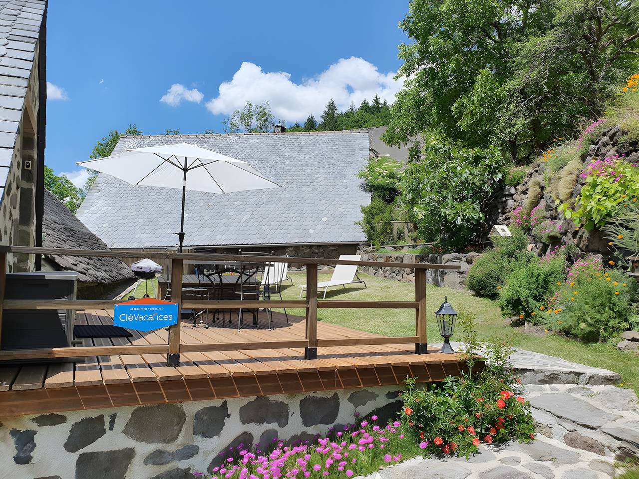 Encantador gîte rural para 2/3 personas en La Chèvrerie in Saint-Vincent-de-Salers, Parque Natural Regional Volcans d'Auvergne