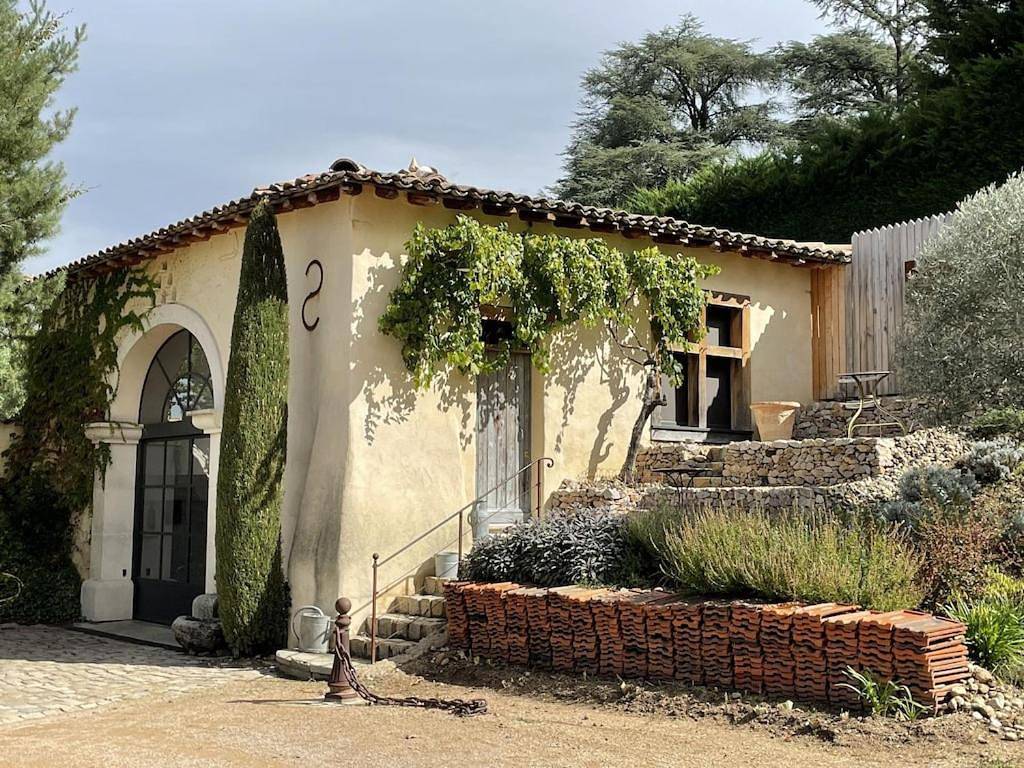 Appartement entier, One-Bedroom Apartment in Andrézieux-Bouthéon, Montbrison