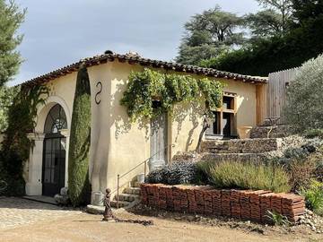 Gîte pour 2 personnes, avec jardin et vue à Andrézieux-Bouthéon