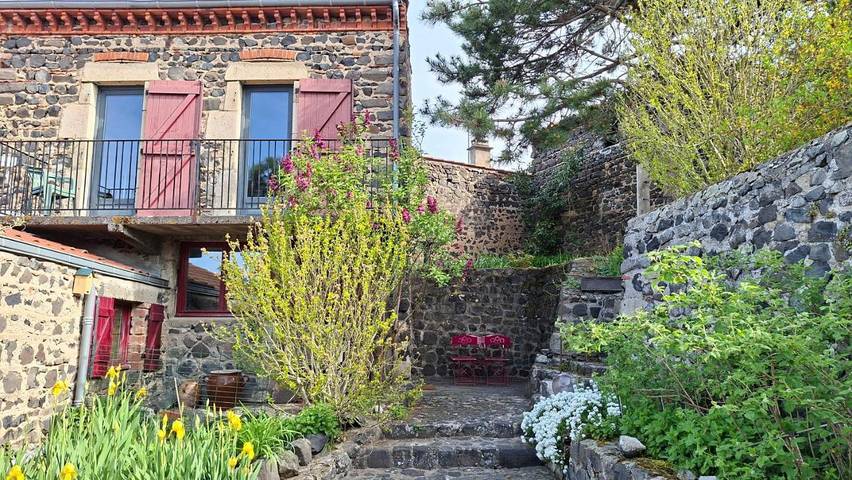 Appartement de vacances pour 5 personnes, avec Balcon et Terrasse ainsi que Jardin et Vue