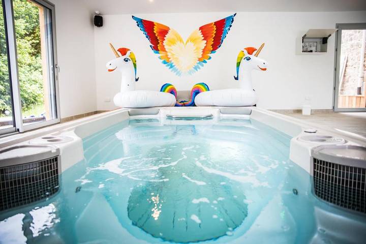 Location de vacances pour 12 personnes, avec jacuzzi ainsi que jardin et piscine à Saint-Junien - 3