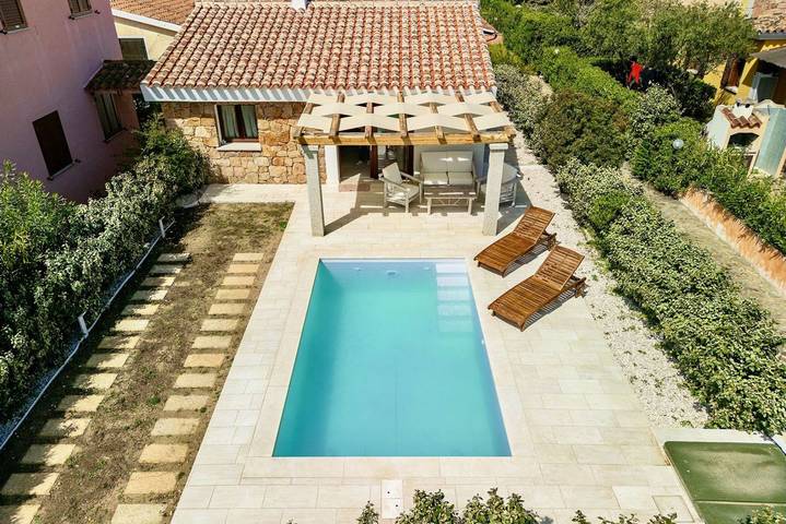 Villa pour 6 personnes, avec Balcon/Terrasse ainsi que Jardin et Piscine à San Teodoro