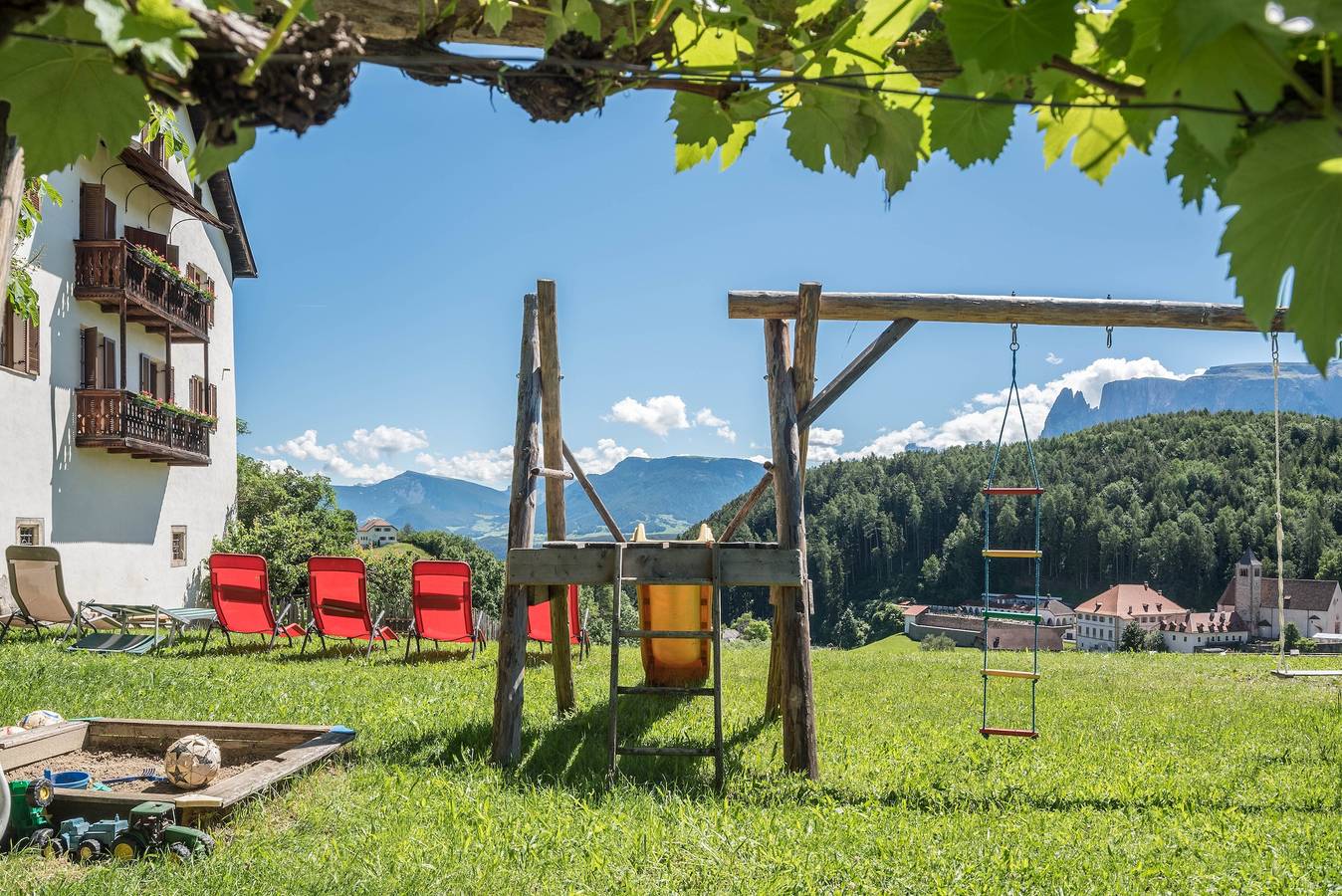 Ganze Wohnung, Ferienwohnung 'Sallrain Hof 1' mit Bergblick & Balkon in Klobenstein, Ritten