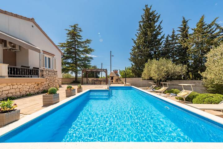 Location de vacances pour 8 personnes, avec jardin et terrasse à Ville de Zadar - 4