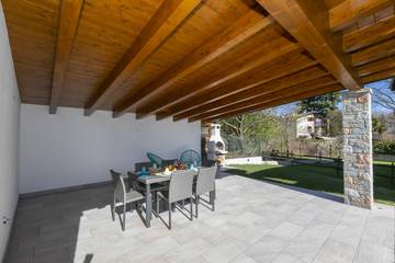 Villa for 6 People in Besozzo, Western Alps, Photo 2