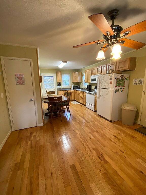 Gemütliche Hütte mit Blick auf Tuckaseegee Flusses Sylva, Nc 28779 in Jackson County