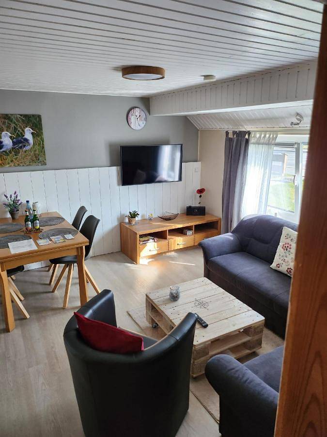 Ferienwohnung für 4 Personen, mit Terrasse und Garten in Friederikensiel