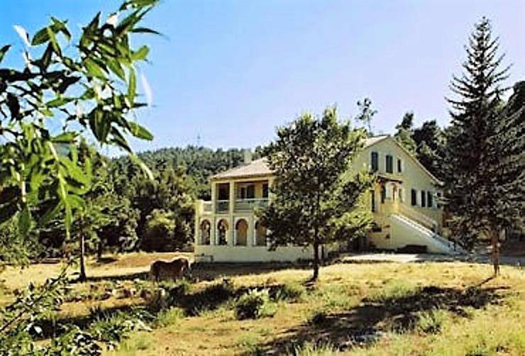 Double Room with Park View in Signes, Côte méditerranéenne (France)