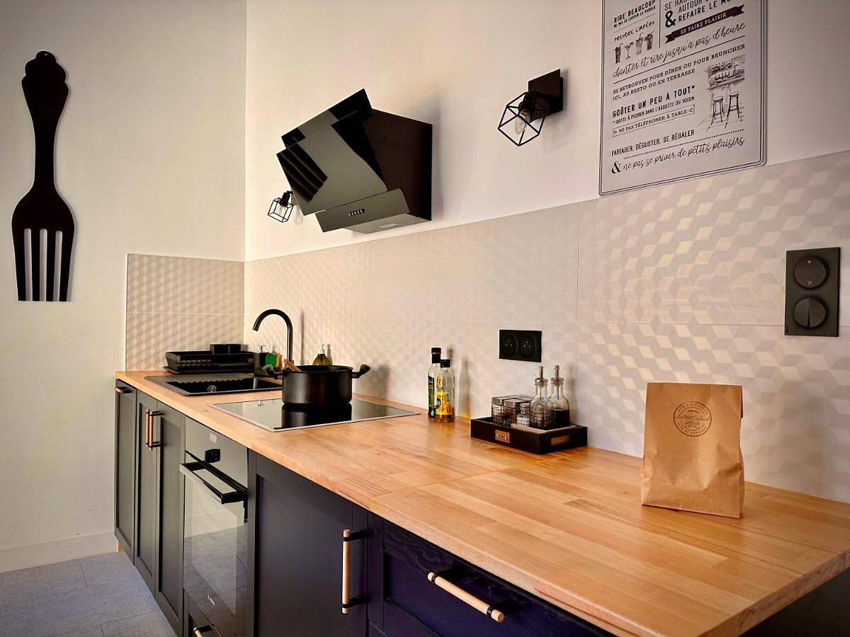 Appartement entier, Two-Bedroom Apartment in Richelieu, Parc naturel régional Loire-Anjou-Touraine