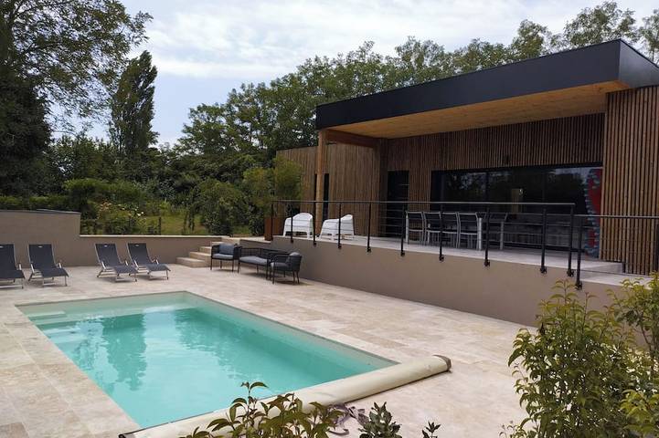 Location de vacances pour 8 personnes, avec jardin et jacuzzi, animaux acceptés à Sauternes (Gironde)