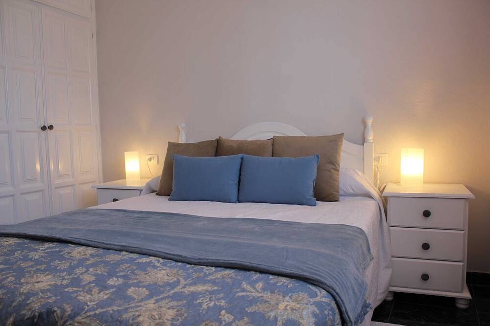 Entire apartment, Apartment La Fuente, Spain in Los Llanos, Los Llanos de Aridane