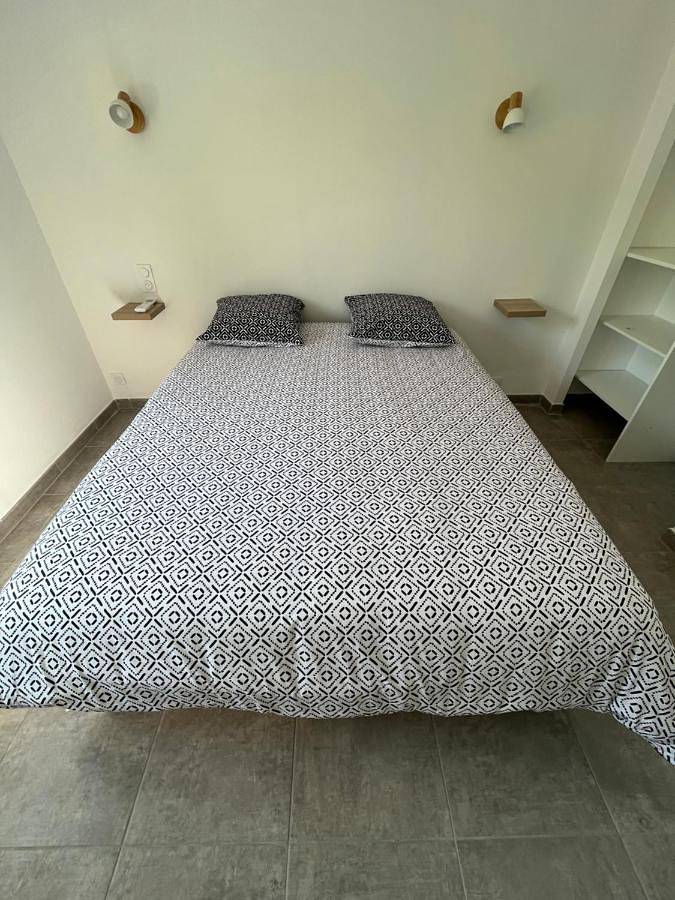 Gîte pour 6 personnes, avec vue ainsi que piscine et jardin, animaux acceptés à Rasteau - 4