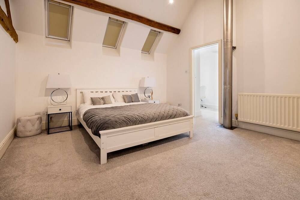 Swallow Fields Old Barn | Elegant Luxury Barn by Eason Stays in Warwickshire