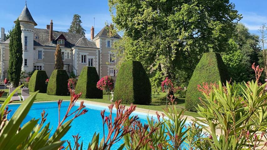 Chambre d’hôte pour 4 personnes, avec Terrasse et Jardin ainsi que Piscine et Vue sur le lac à Francueil