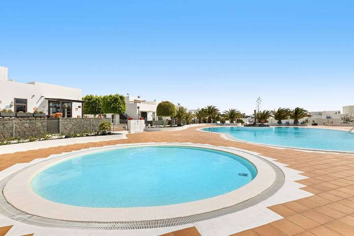 Villa for 4 people, with terrace in Puerto Calero