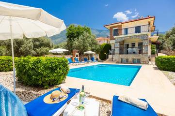Location de vacances pour 8 personnes, avec balcon et jardin à Fethiye (Muğla)