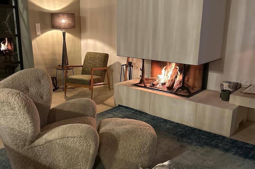 Charming Mas In The Heart Of The Village Of Collias At The Gateway To Uzes in Collias, Nimes region